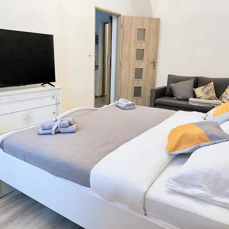 Apartment Viaducto De Karlin - Aparment *